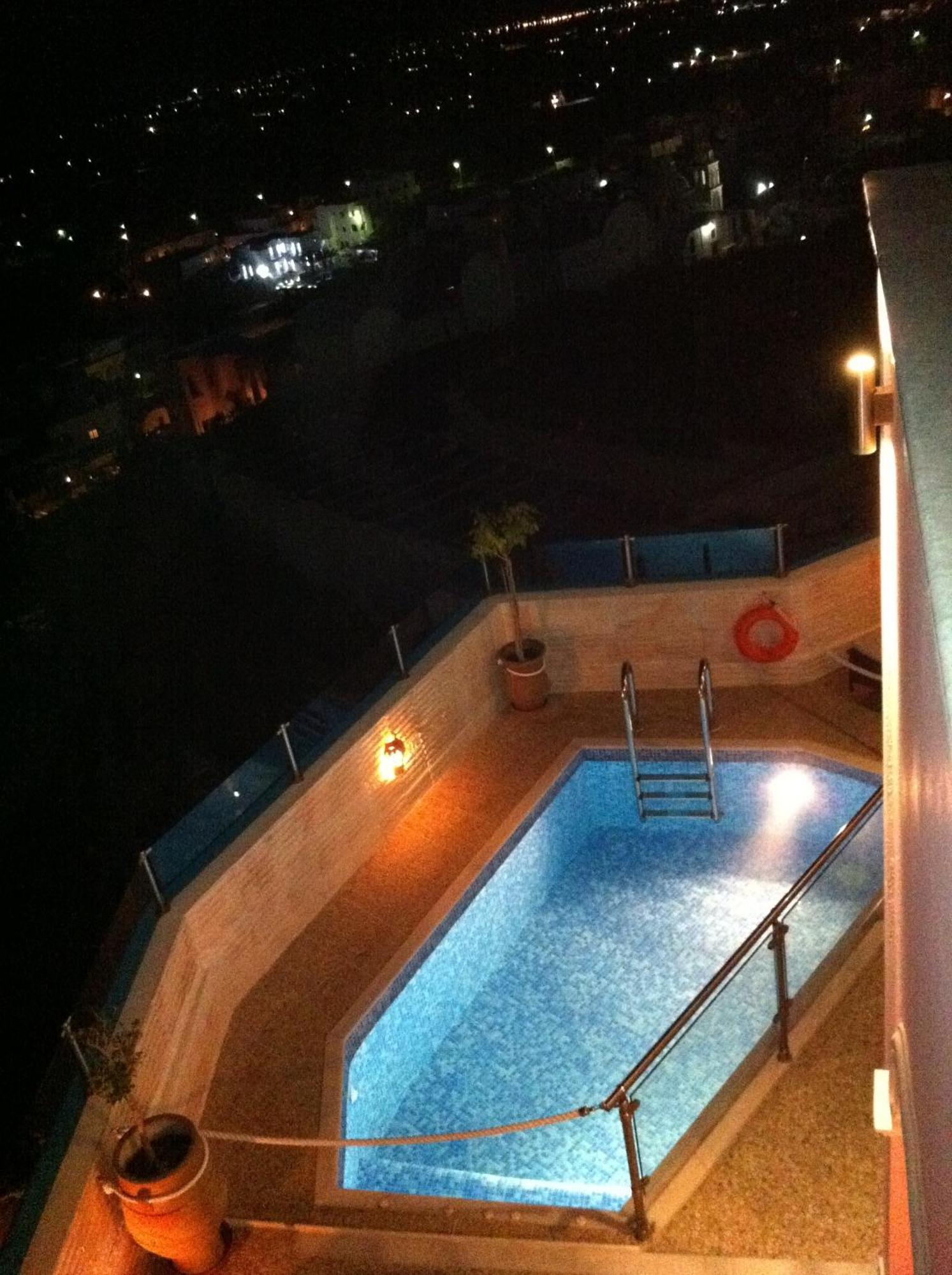 Nectarios Villa - Studios & Suites Adults Only Фіра Екстер'єр фото