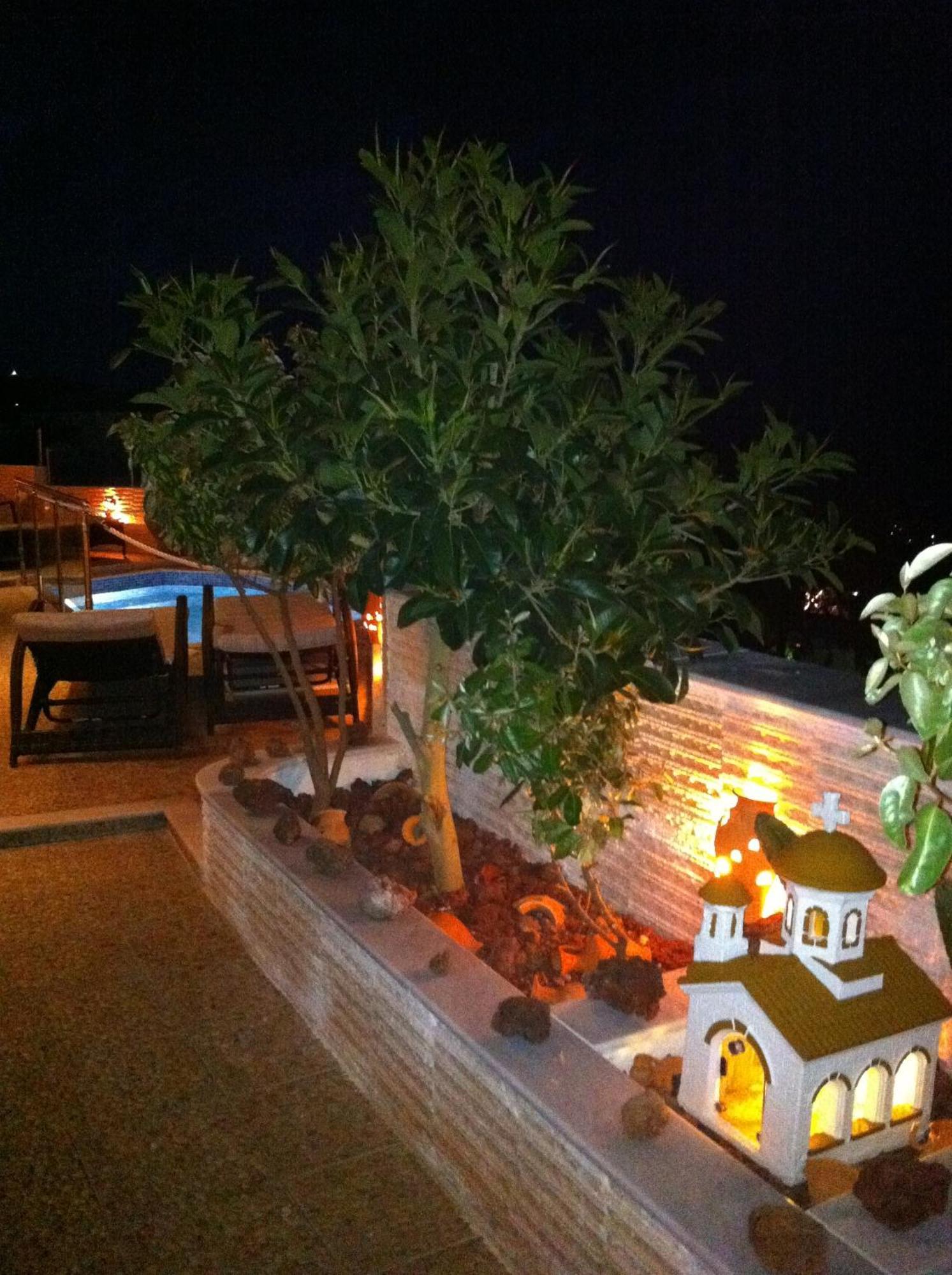 Nectarios Villa - Studios & Suites Adults Only Фіра Екстер'єр фото