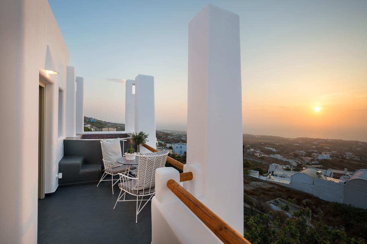 Nectarios Villa - Studios & Suites Adults Only Фіра Екстер'єр фото