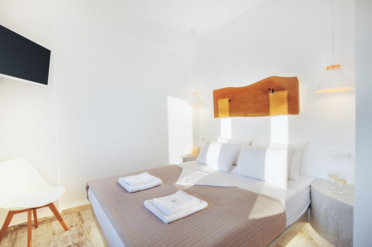 Nectarios Villa - Studios & Suites Adults Only Фіра Екстер'єр фото