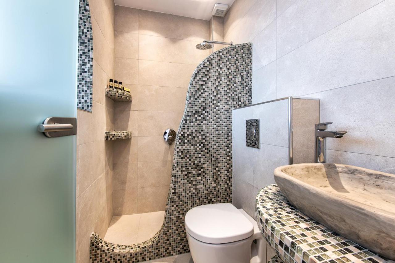 Nectarios Villa - Studios & Suites Adults Only Фіра Екстер'єр фото