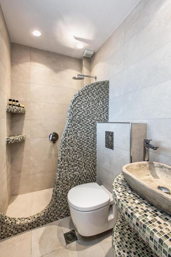 Nectarios Villa - Studios & Suites Adults Only Фіра Екстер'єр фото
