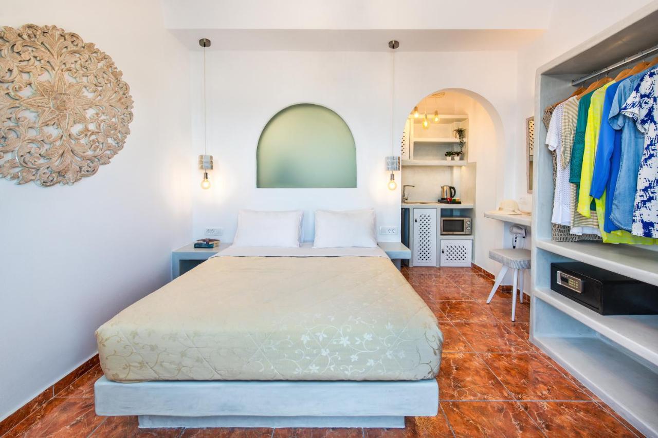 Nectarios Villa - Studios & Suites Adults Only Фіра Екстер'єр фото