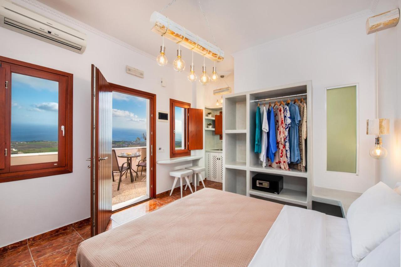 Nectarios Villa - Studios & Suites Adults Only Фіра Екстер'єр фото