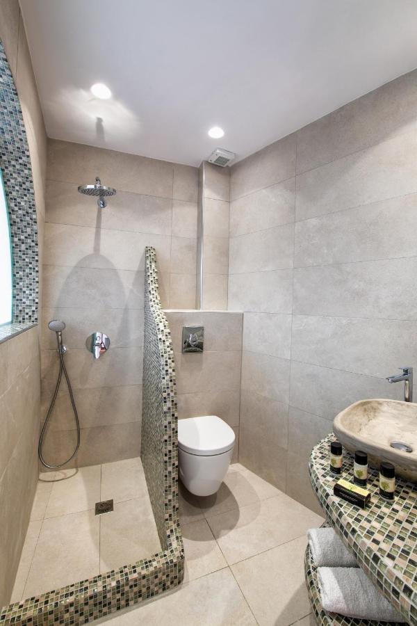 Nectarios Villa - Studios & Suites Adults Only Фіра Екстер'єр фото