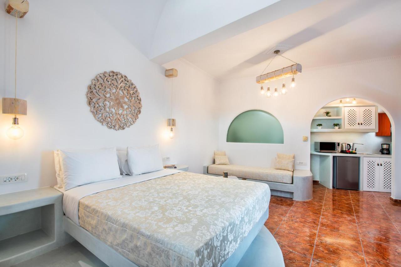 Nectarios Villa - Studios & Suites Adults Only Фіра Екстер'єр фото