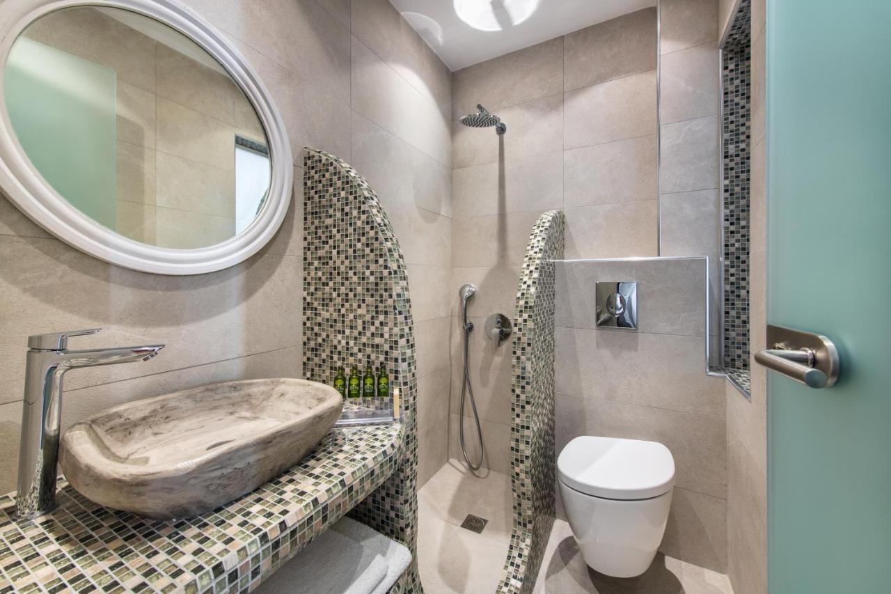 Nectarios Villa - Studios & Suites Adults Only Фіра Екстер'єр фото
